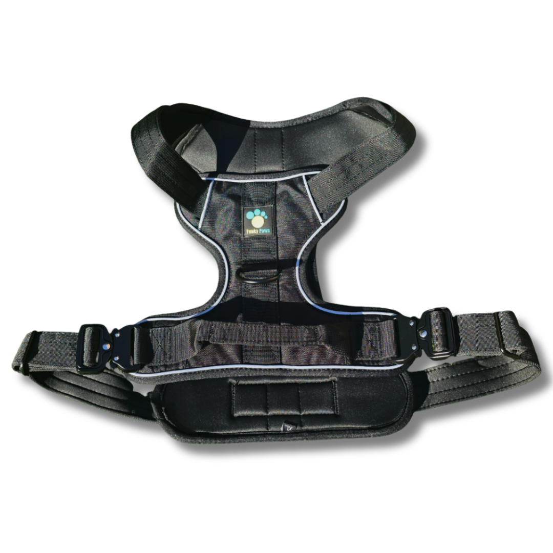 Black Ultimate Strength Harness – Built for Power, Designed for Comfort